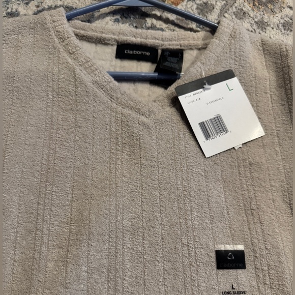 NWT - Liz Claiborne sweater - size L - Picture 2 of 2